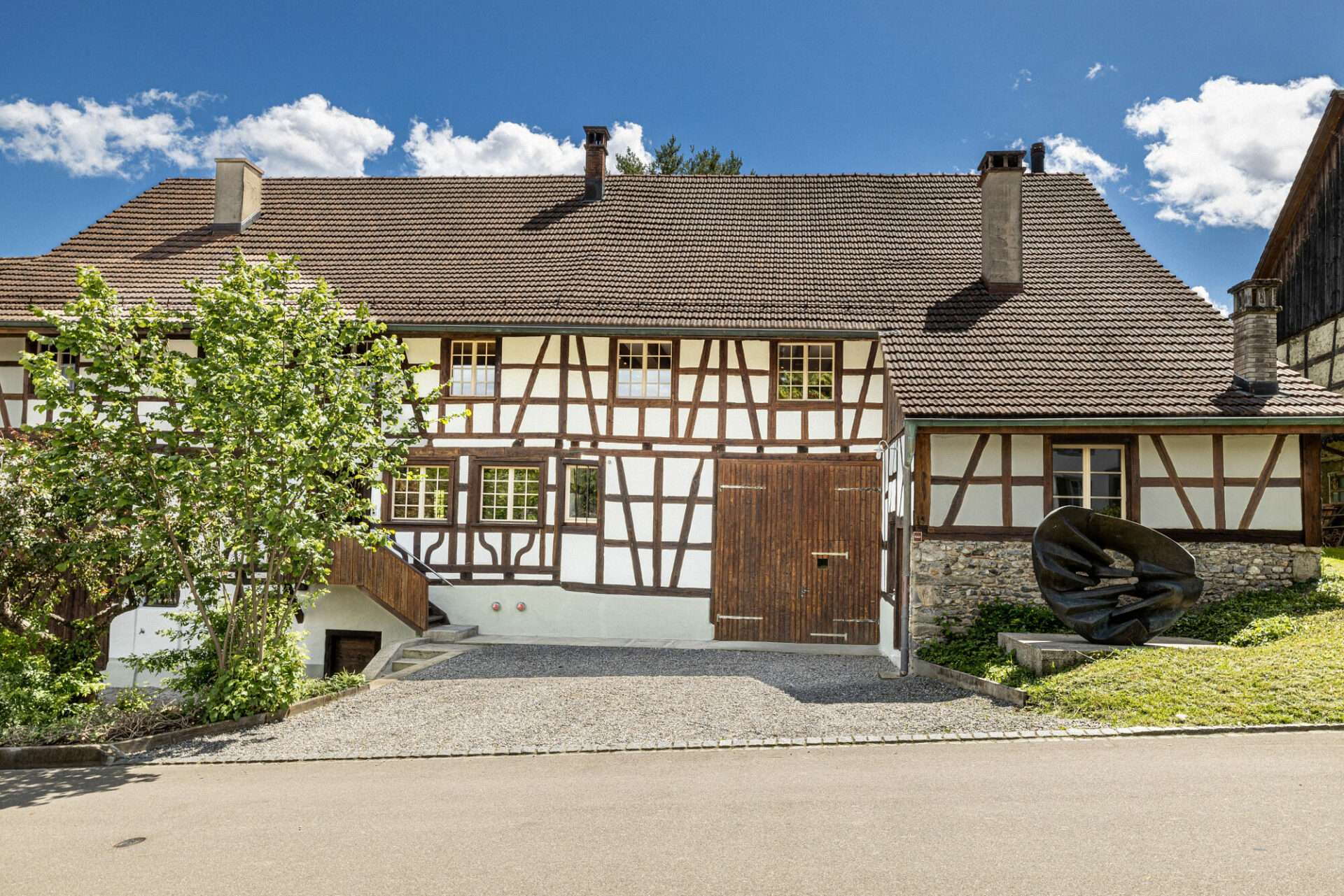 Vorderfassade eines Bauernhofs in Alten