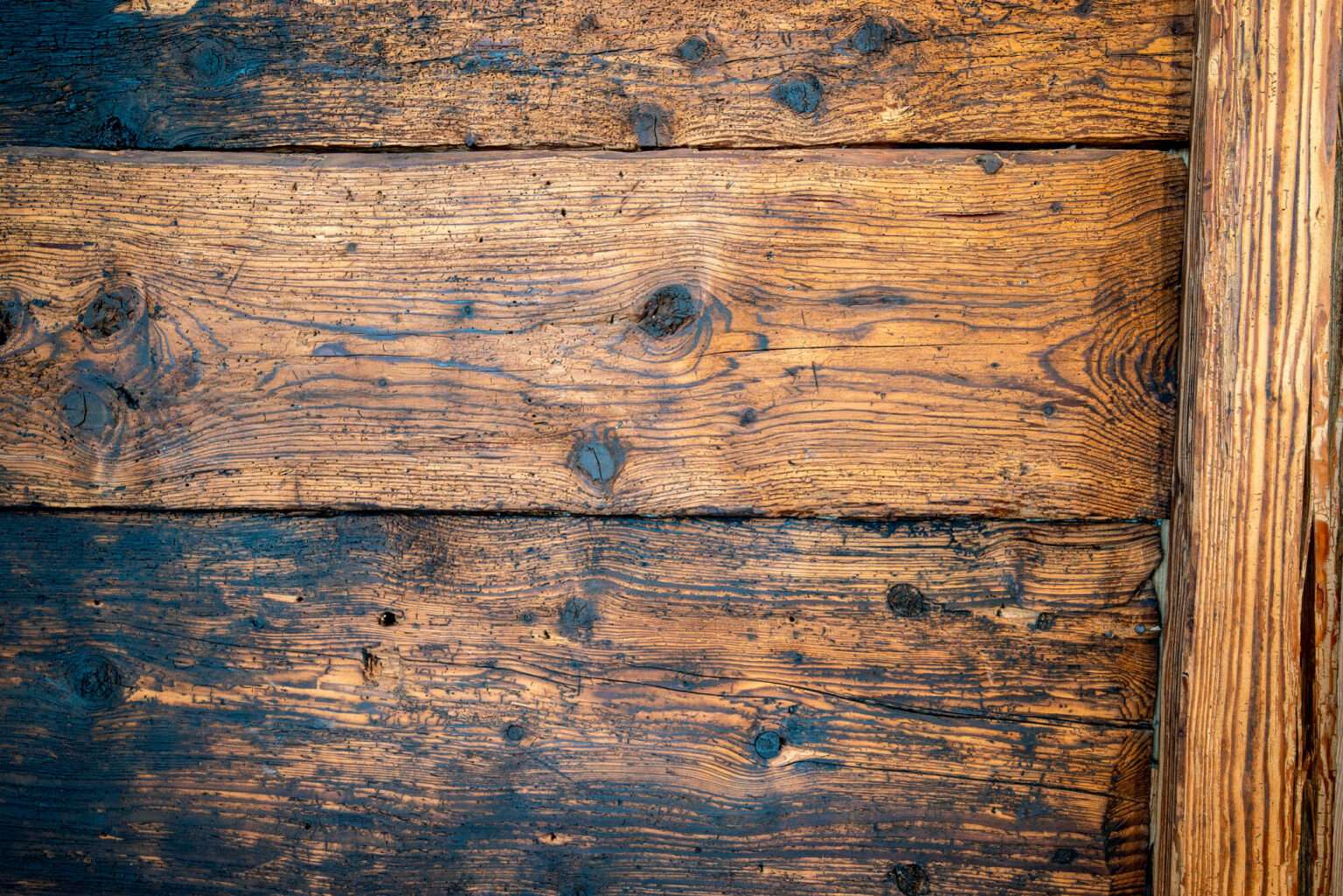 Uetzikon Bauernhaus Holzwand von nahe