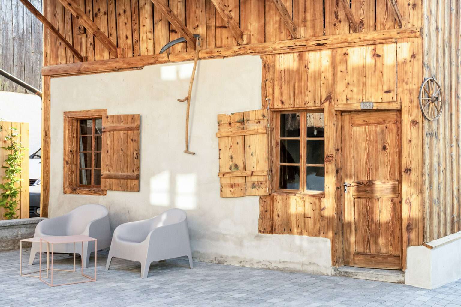 Bauernhaus aussen Sitzgruppe